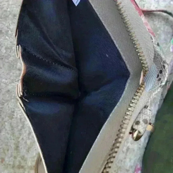 Cell Phone Mini Crossbody Floral Purse - Picture 10 of 10